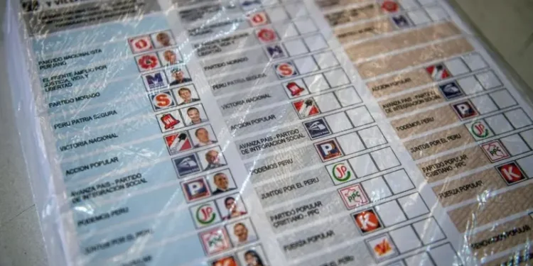 Há 35 nomes no pleito, mas nenhum passa dos 10% de intenções de voto.