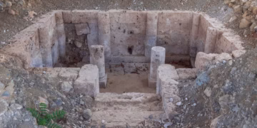 Estavam preparando construção de um hospital e descobriram tumbas com 2.000 anos de idade