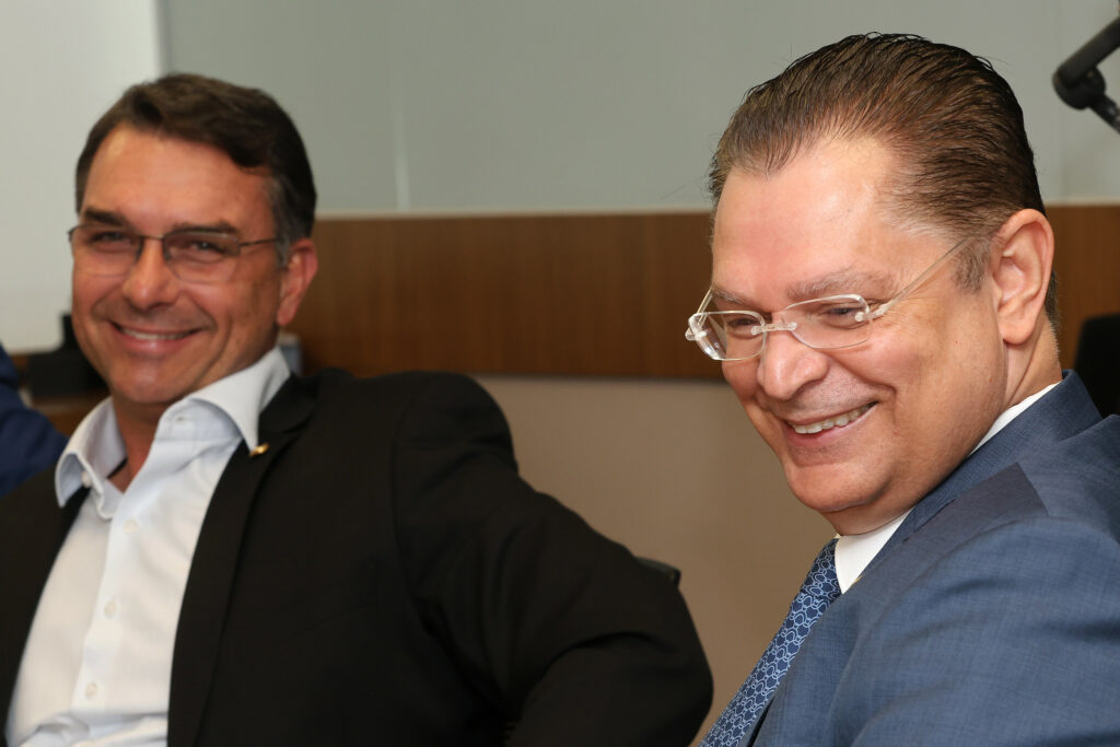 Flávio à frente de Lula também no RJ, indica Realtime Big Data