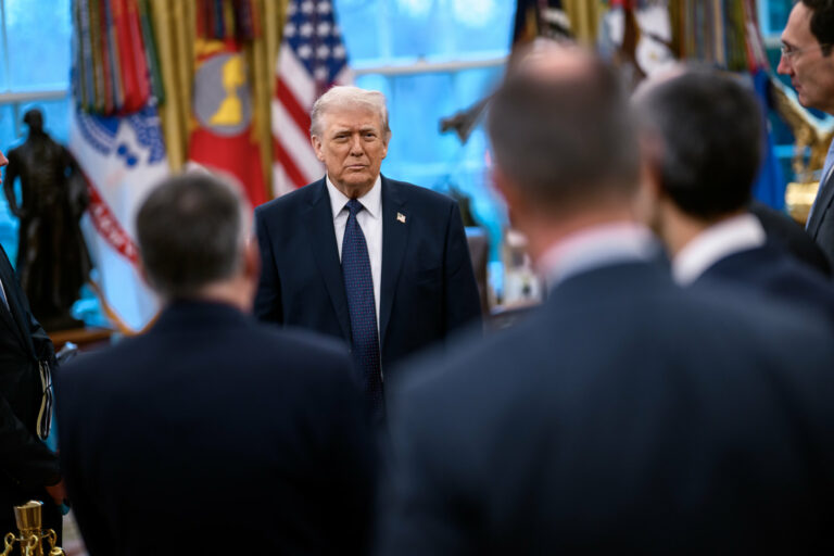 "Não haverá acordo com o Irã, exceto rendição incondicional", diz Trump