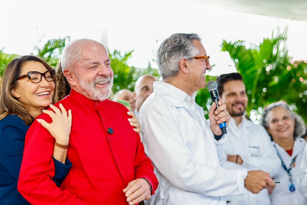 Lula deveria se lembrar por que Padilha teve o visto revogado