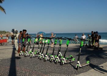 Autoridades criam limite de velocidade para veículos elétricos