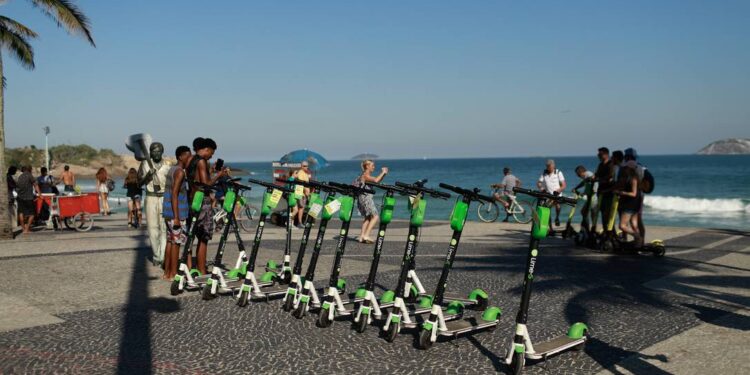 Autoridades criam limite de velocidade para veículos elétricos