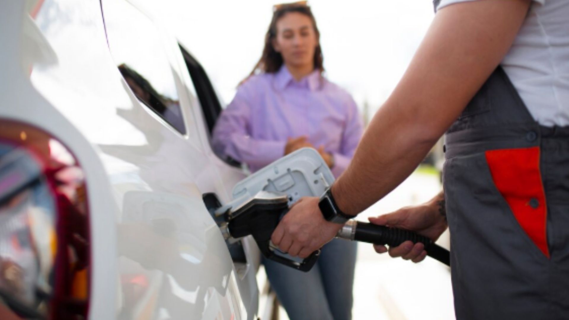 Só compensa abastecer com etanol se você morar nesses 2 estados do Brasil, alerta estudo