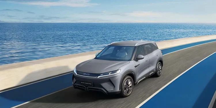 Carro que saiu intacto de ataque militar já está disponível no Brasil