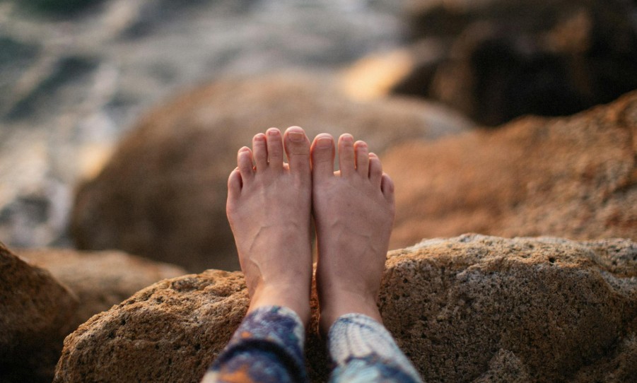 Falhou no teste de tocar os pés? Veja o que isso pode indicar sobre sua saúde