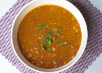 Esses dois ingredientes são tão poderosos que podem turbinar os nutrientes do seu feijão