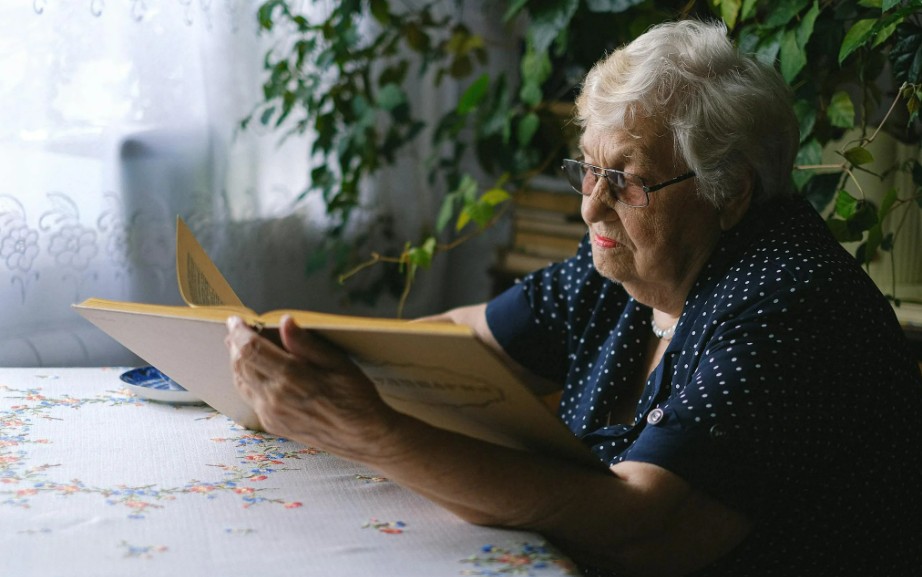 Doença que afeta o cérebro e atinge milhões de idosos vira um dos maiores medos dos brasileiros