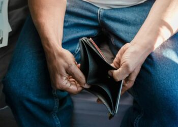 Situação preocupante cresce e e já afeta 80% das famílias brasileiras em 2026