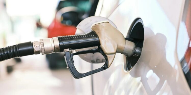 Governo define limite para o preço da gasolina neste país