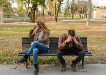 Segundo a psicologia, saber ficar em silêncio pode transformar uma discussão