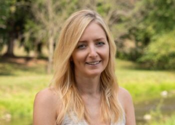 Após 24 minutos sem vida, mulher derruba mito do túnel de luz na beira da morte