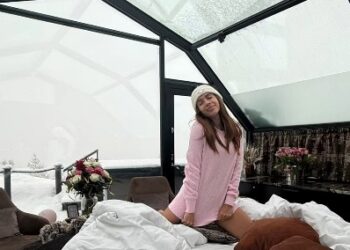 Neve, vidro e aurora boreal: o refúgio de R$ 8 mil por noite escolhido por Anitta