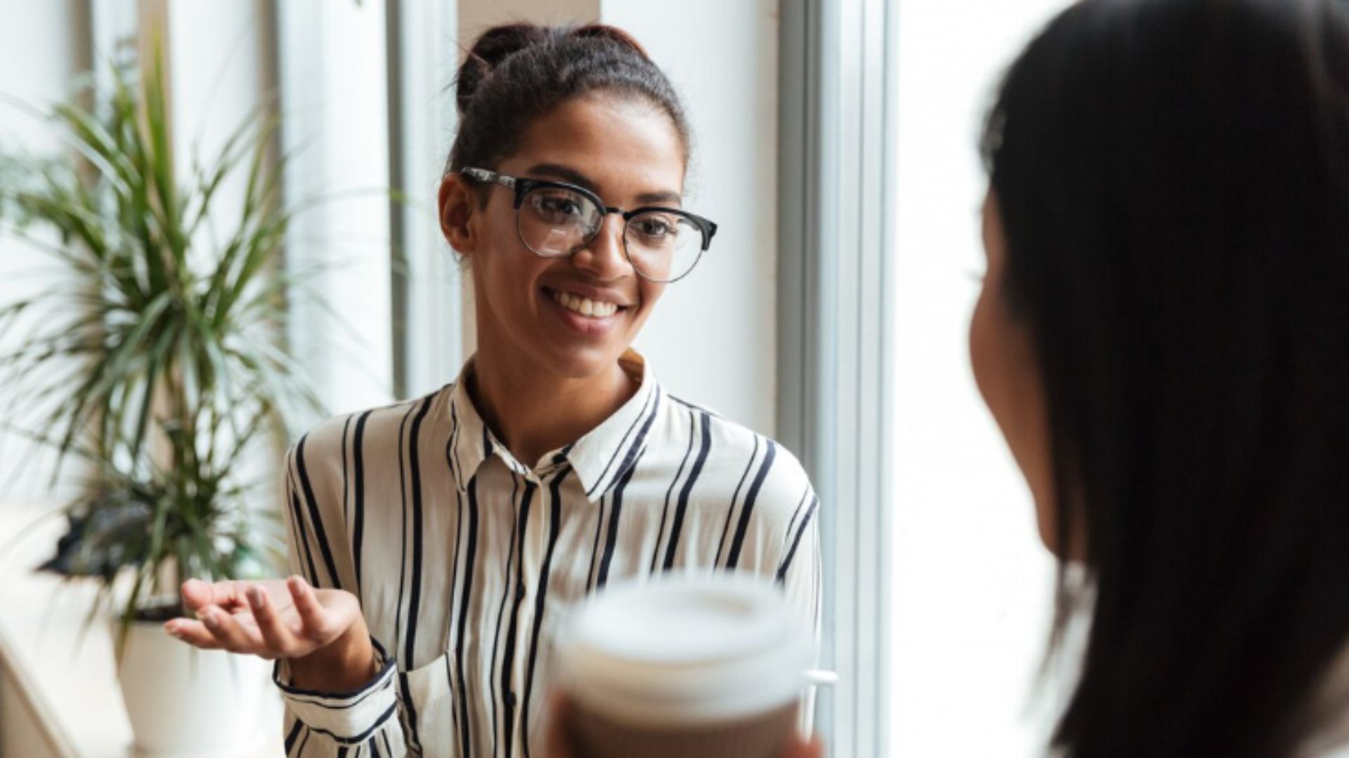Se você fala menos e ouve mais, a psicologia diz que isso revela algo raro sobre você