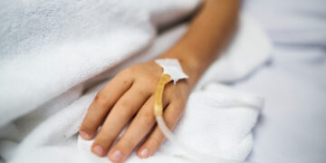 criança em um hospital