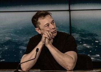 O homem mais rico da história acumulou tanto dinheiro que os US$ 800 bilhões de Elon Musk parecem troco