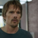 Ator Ethan Hawke em um filme
