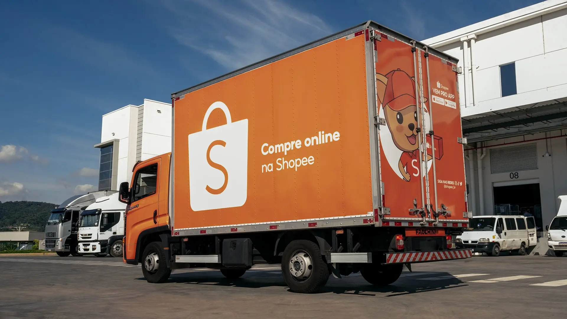 Shopee aposta alto: 220 mil m² para acelerar entregas no Brasil
