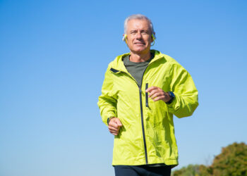 Homem fazendo uma atividade cardiovascular