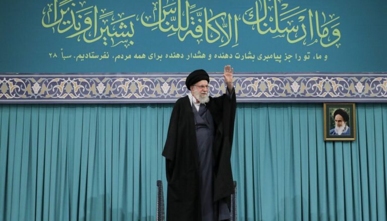 O crepúsculo dos aiatolás