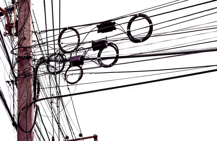 O “atalho” na conta de luz que está dando cadeia e já prendeu mais de 100 pessoas no Brasil