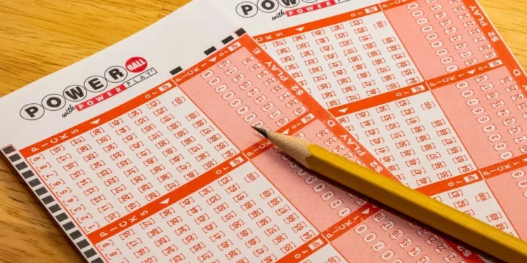 Homem que ganhou R$ 880 milhões na loteria é preso por roubo neste país