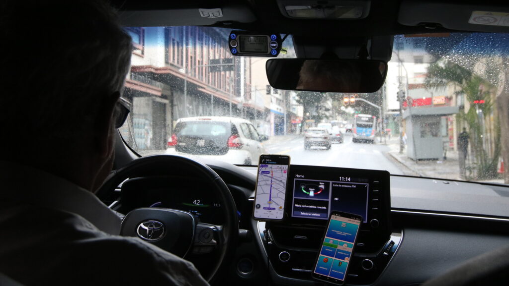 Motoristas de aplicativo se dividem sobre regulamentação