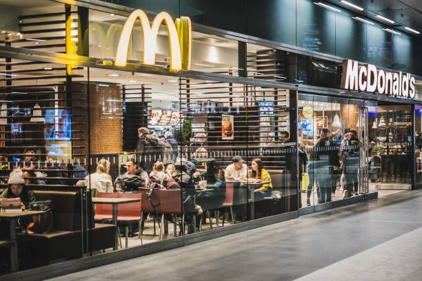 McDonald’s iniciou nova fase e agora robôs entregam a comida neste país