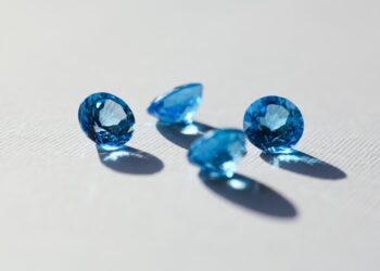 O topázio azul é apenas uma das muitas variedades do mineral.