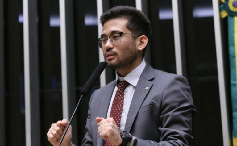 Kataguiri apresenta PL para acabar com indenização "simbólica" por dano moral