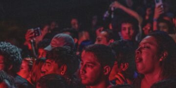 Shows ao vivo pode ser um dos items fugindo da capacidade financeira da classe média.