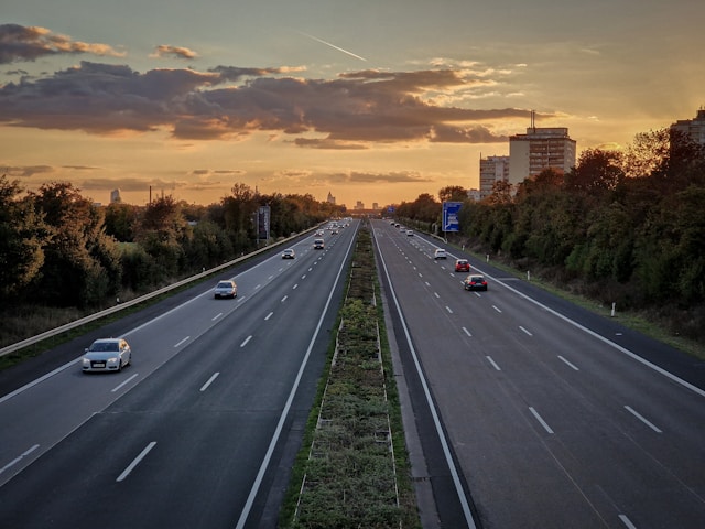 Decisão histórica: governo deste país eliminou limite de velocidade em todas as rodovias