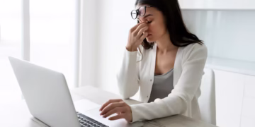 Sentir cansaço o tempo todo pode indicar que o corpo está lutando contra o câncer, dizem especialistas