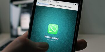 Nova mudança vai fazer usuários pagarem para enviar mensagens no WhatsApp