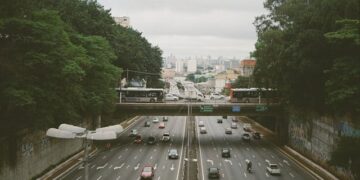Pessoas serão multadas em R$ 10 mil, já empresas podem ter que pagar até R$ 100 mil.