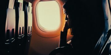 Um especialista em viagens descobriu o segredo para descansar de verdade durante os voos