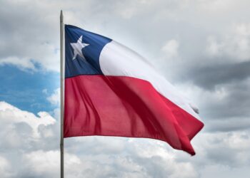 Governo manda construir barreira para "proibir" imigrantes em todo este país