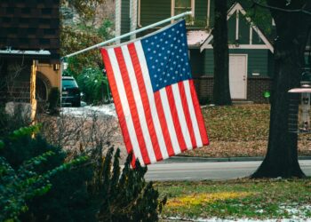 Sob alerta máximo, governo ordena saída imediata de cidadãos de 14 áreas de “perigo extremo”