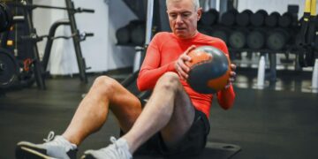 Exatamente quantos minutos de treino os adultos 50+ precisam por semana, segundo especialistas