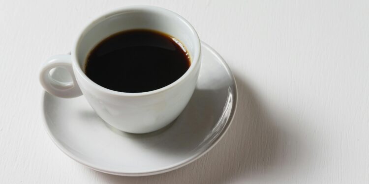O que acontece no corpo quando você toma café e corre para o banheiro