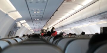 Quem se comportar mal em avião pode pagar até R$ 17,5 mil de multa