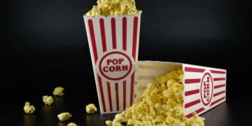 Por que você sempre quer pipoca no cinema? A resposta pode estar no seu cérebro