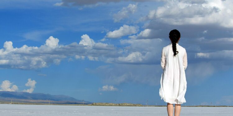 Pesquisa afirma que 59% das mulheres terão essa condição até 2050: veja como reduzir o risco