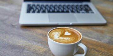 Cientistas descobrem a melhor hora para tomar café e viver mais