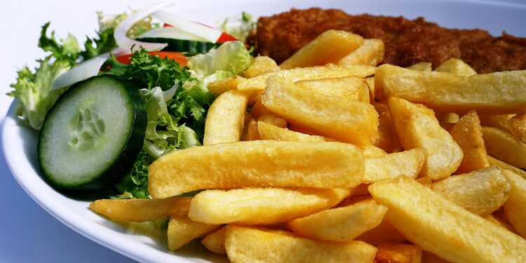 Sem óleo e super crocantes: o truque secreto para fazer as melhores batatas fritas em minutos