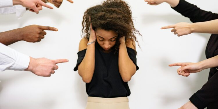 Por que chamamos alguém de “bode expiatório” e qual o significado real por trás disso?