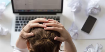 Ter medo de trabalhar é normal? A psicologia explica o que está por trás