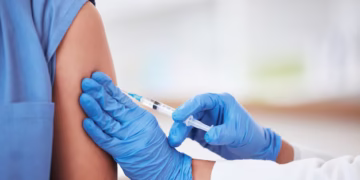 Aviso importante sobre vacinas da Covid chama atenção de brasileiros