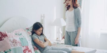 Os pais devem tomar cuidado com o que falam para os filhos, frases supostamente inofensivas podem causar muito impacto.