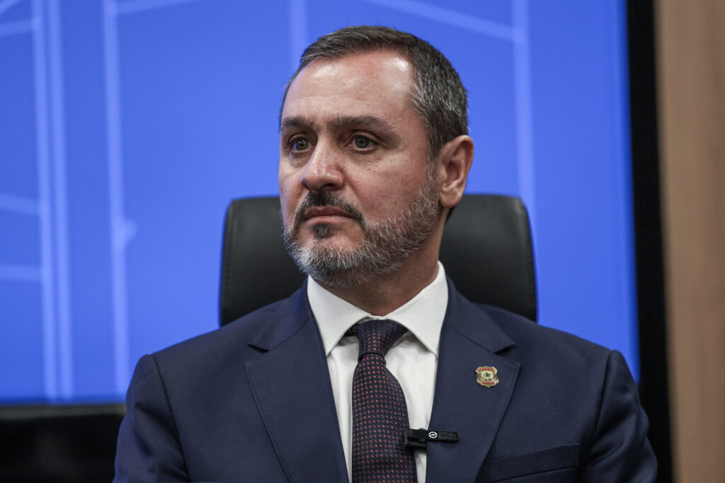 Deputados pedem convocação de diretor da PF para explicar expulsão de delegado